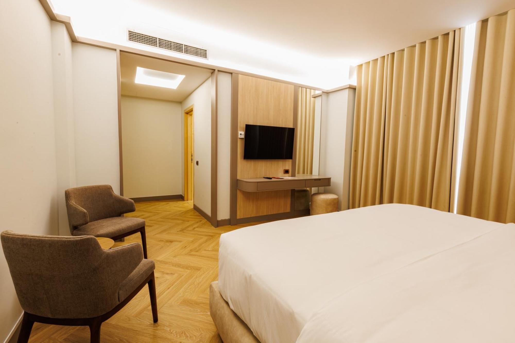 Hotel Fieri ภายนอก รูปภาพ