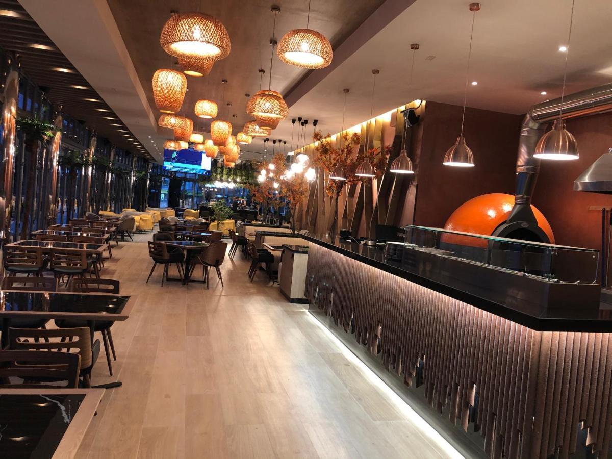 Hotel Fieri ภายนอก รูปภาพ